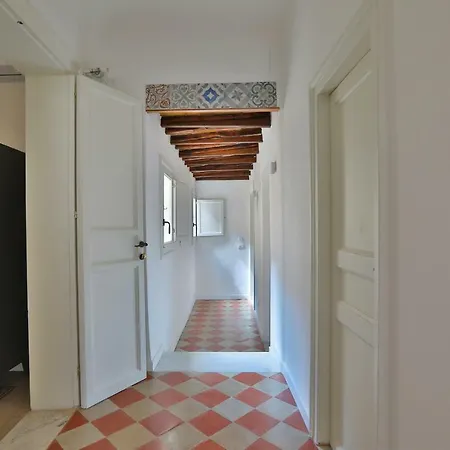 Storie Di Apartament